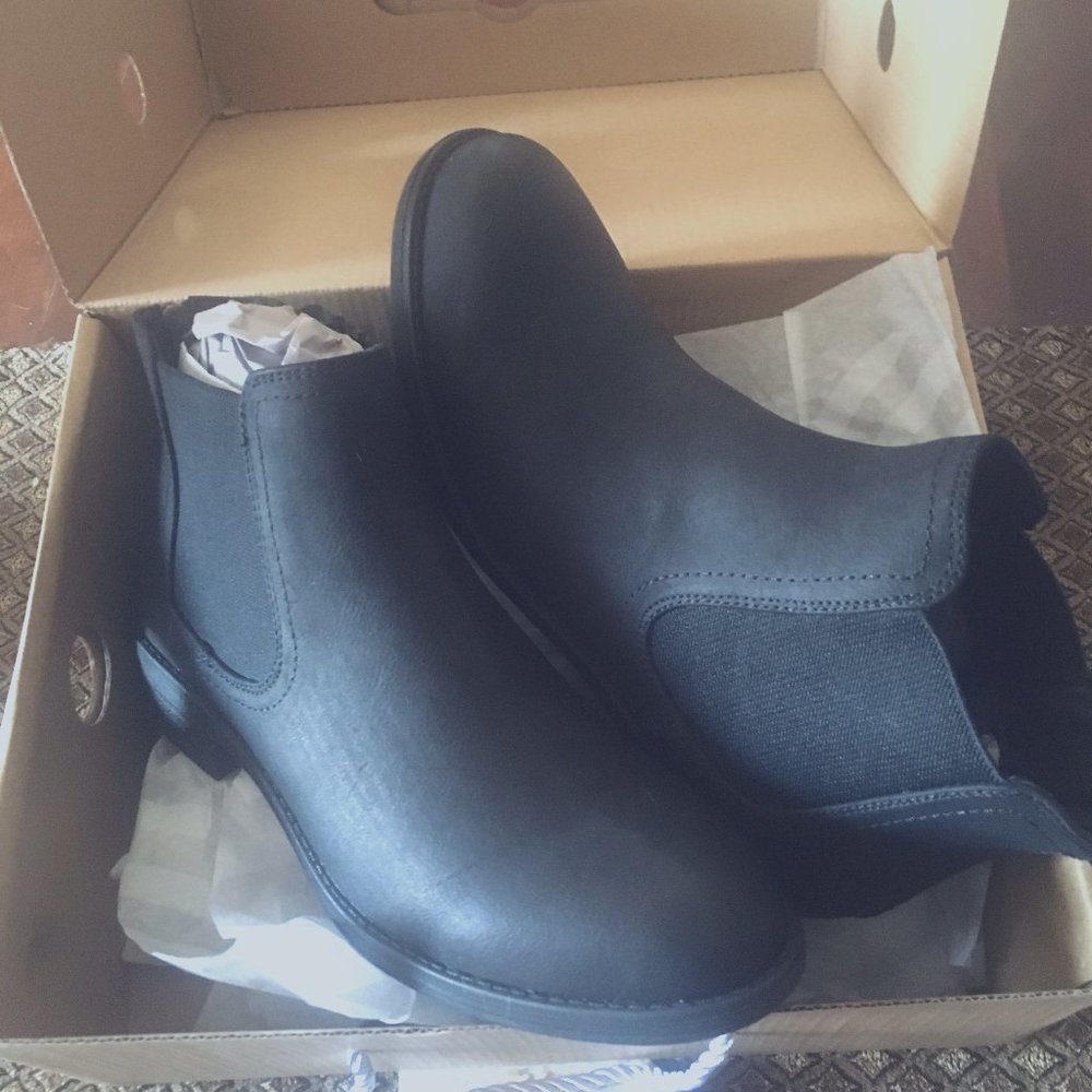 BRAND NEW ANKLE BOOTS